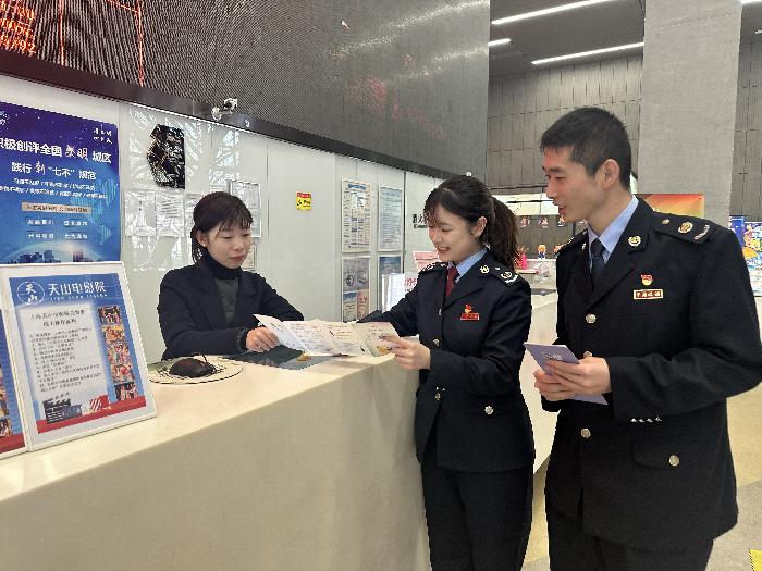 长宁区税务局跨前升级服务，为迎新消费季注入“税动力”