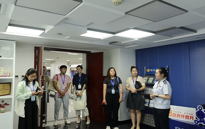 主动对接，跨前服务——虹口区税务局与街道营商办开展税收政策宣讲会