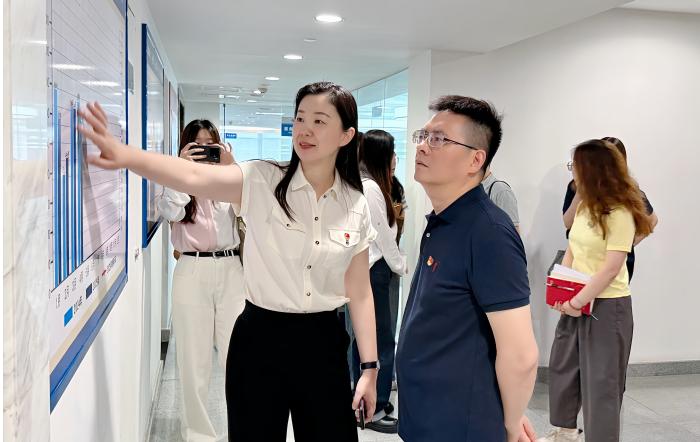 浦东新区税务局青年理论学习小组开展研学共建活动
