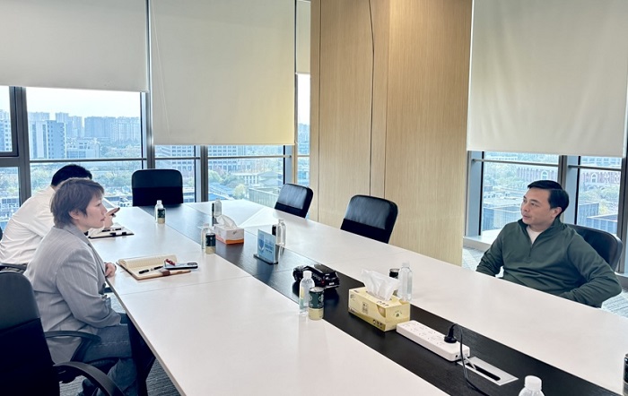 上门送策纾企困 精准服务暖民心 ——普陀区税务局主动对接企业破解涉税难题