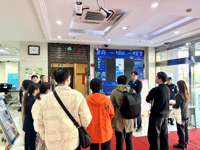 长宁区税务局第四税务所开展区青年突击队互学互访交流活动