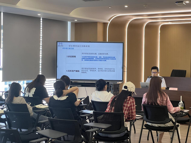 税费政策“加”持驱动创新力——闵行区税务局深入浦江创投会客厅开展税收政策宣讲会