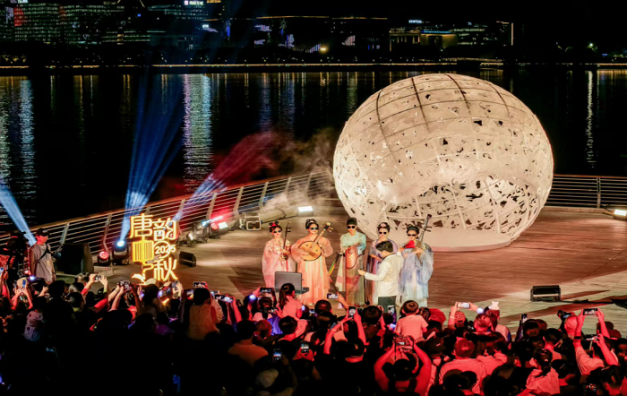 光影点亮滨水岸线，文旅发展深度融合 ——增值税发票数据显示消费市场活力迸发